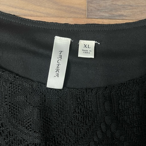 EUC XL Blk Lace Dress w/Flare Sleeves - Picture 3 of 9